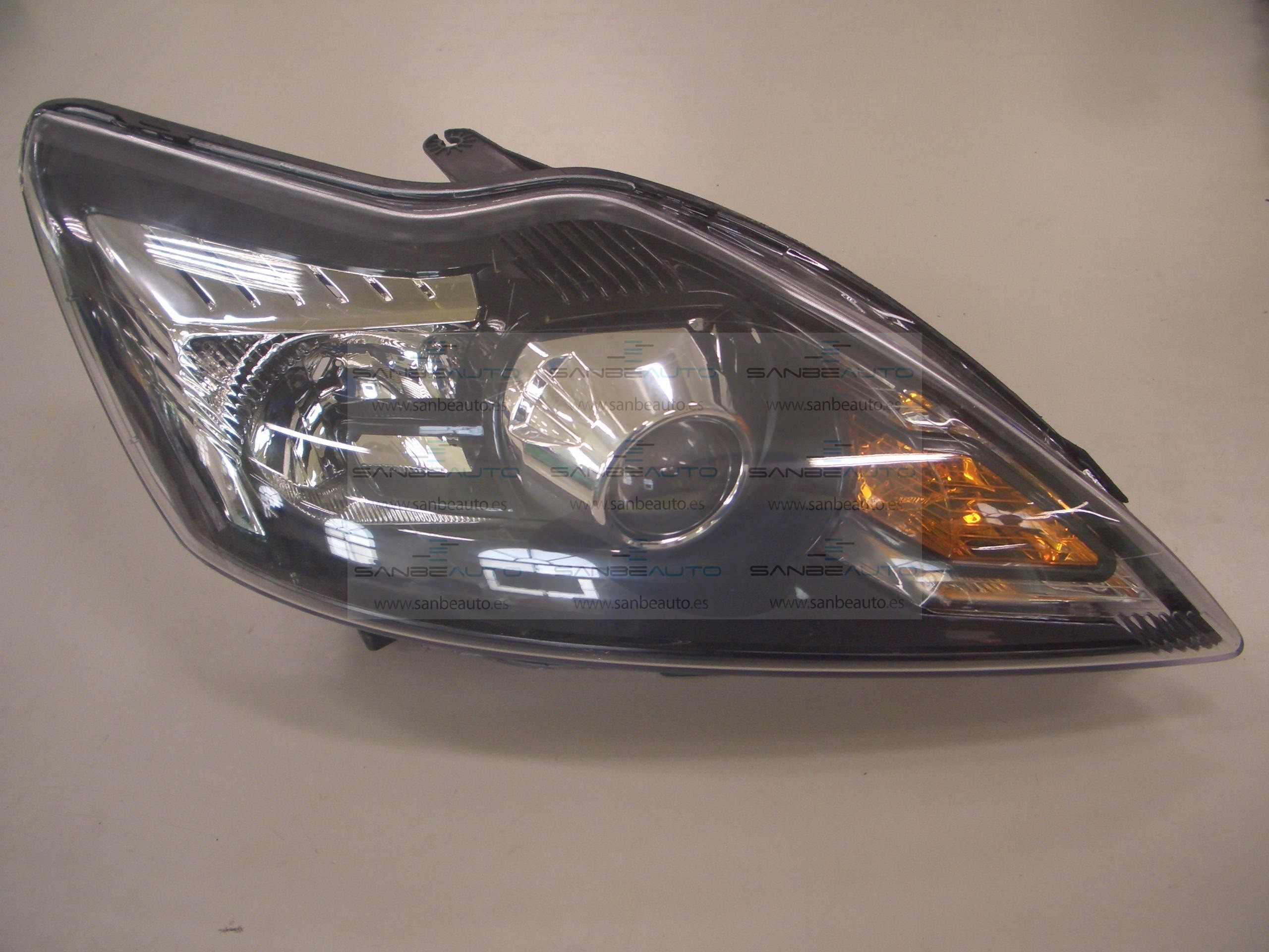 FORD FOCUS 08-*FARO DCH CON REGULACION ELECTRICA INTERIOR OSCURO CON MOTOR HID D1S XENON