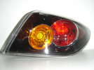 MAZDA 3 3/5P 04-*PILOTO TRASERO DCH(EXTERIOR/TRANSPARENTE)