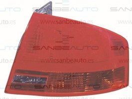 AUDI A4 04-*PILOTO TRASERO DCH(4P)