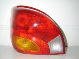 FORD FIESTA 96-*PILOTO TRASERO IZQ