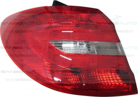 MERCEDES B W246 12-*PILOTO TRASERO IZQ EXTERIOR
