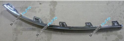 HYUNDAI I30 07-*MOLDURA DCH. CROMADA PARAGOLPES DELANTERO