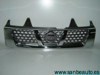 NISSAN PICKUP 02-*REJILLA CROMADO/GRIS