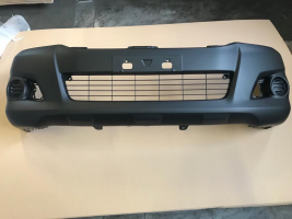 TOYOTA HILUX 11-*PARAGOLPES DELANTERO CON AGUJEROS PARA ALETIN PARA PINTAR CON REJILLA INFERIOR 4WD