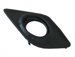 TOYOTA HILUX 16-*REJILLA PARAGOLPES DELANTERO IZQ CON AGUJERO PARA NIEBLA SIN ARO CROMADO