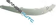 MOLD.PARAGOLPES.MERC.W211 CON AGUJEROS PARA SENSOR DEL.IZQ. 02>