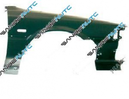 ALETA DELANTERA DERECHA CON AGUJERO